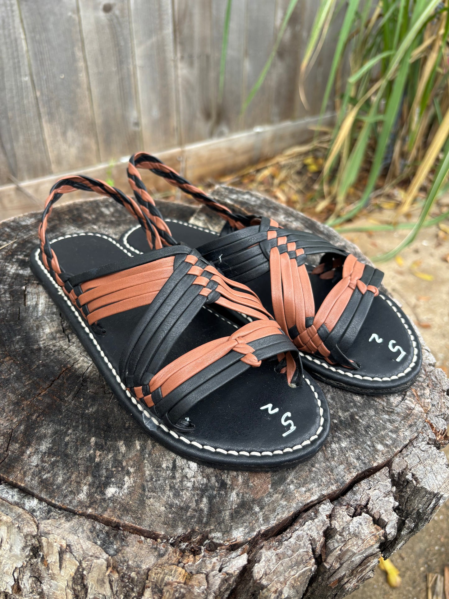Huarache de Araña Negro y Cafe