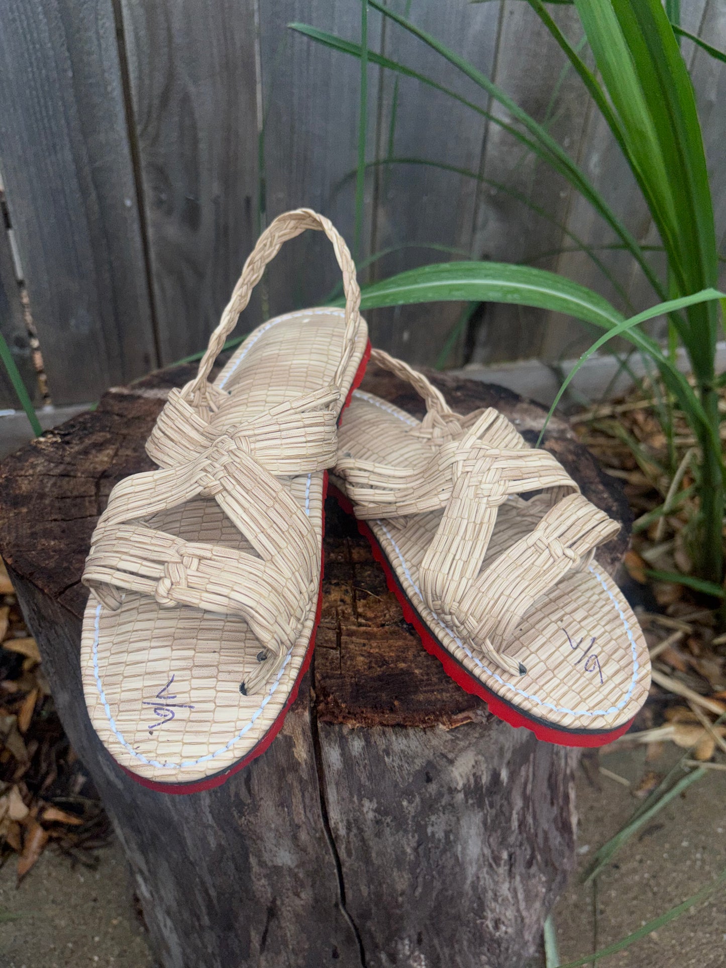 Huarache de Araña Suela Roja Natural