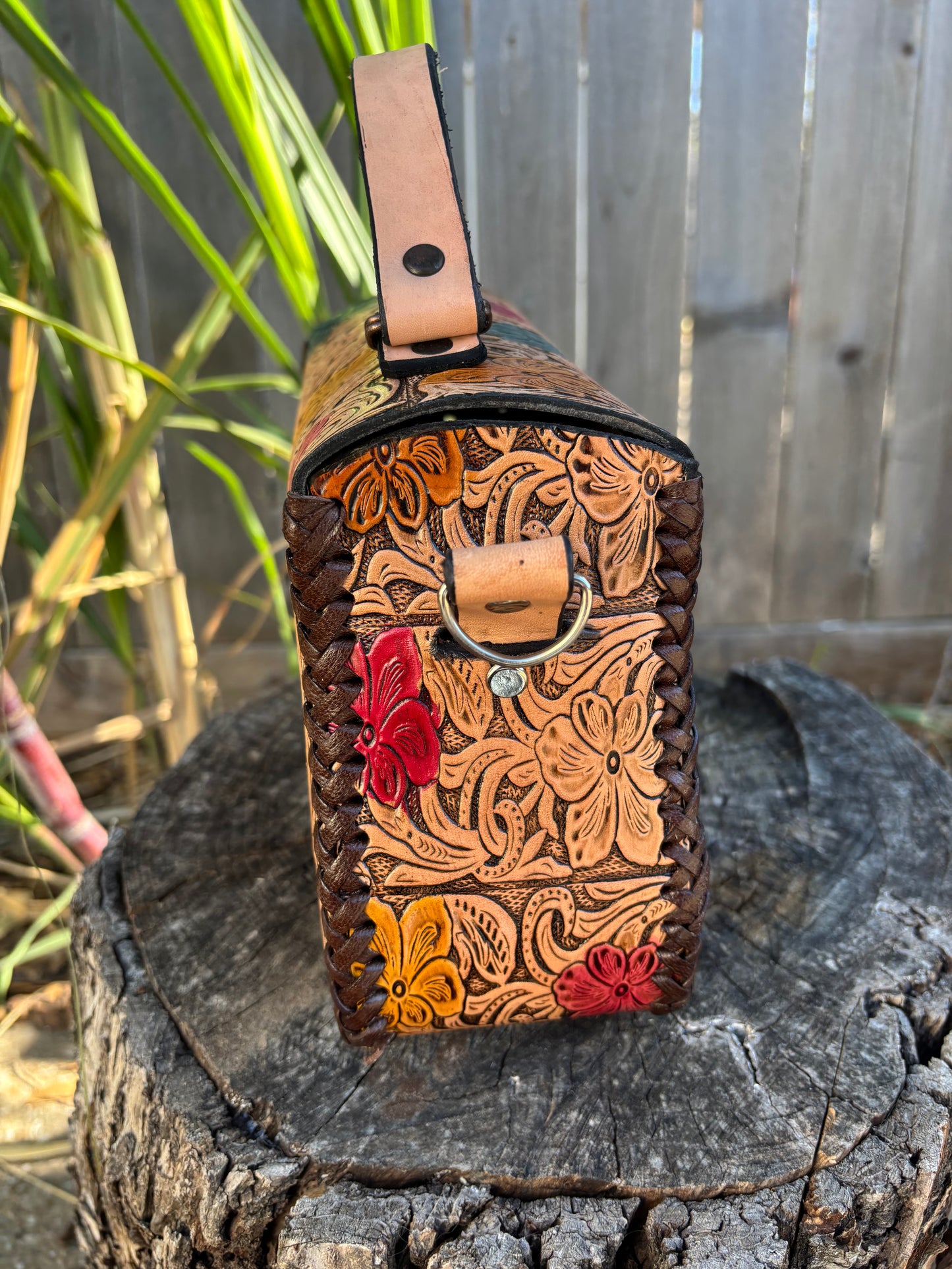 Bolsa Cincelada de Piel Floral