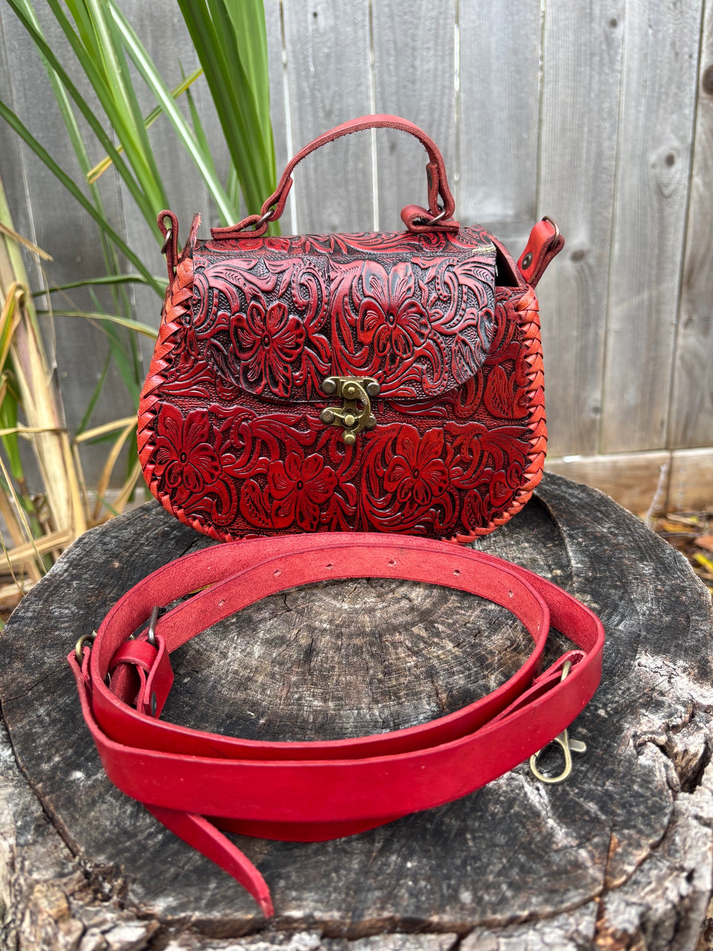 Bolsa Cincelada de Piel Marron