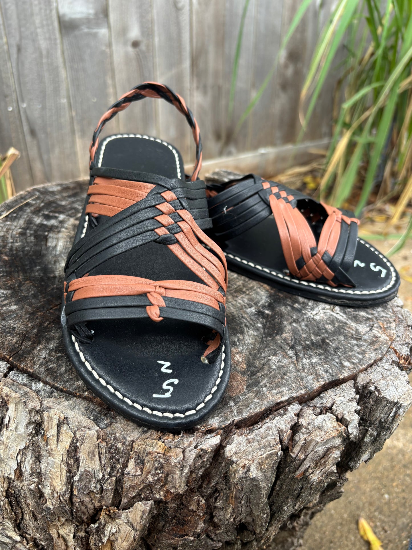 Huarache de Araña Negro y Cafe