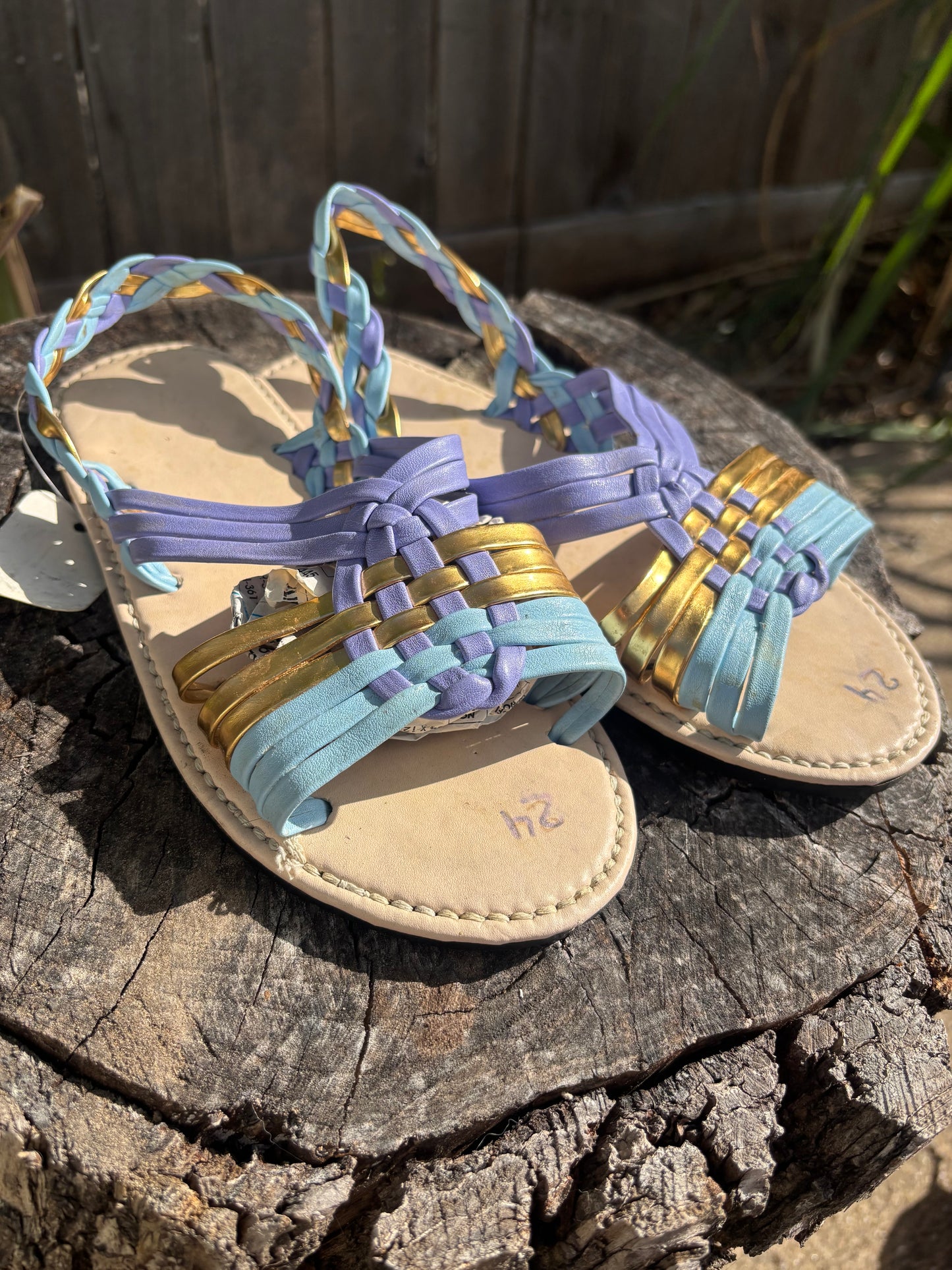 Huaraches de Araña Tricolor