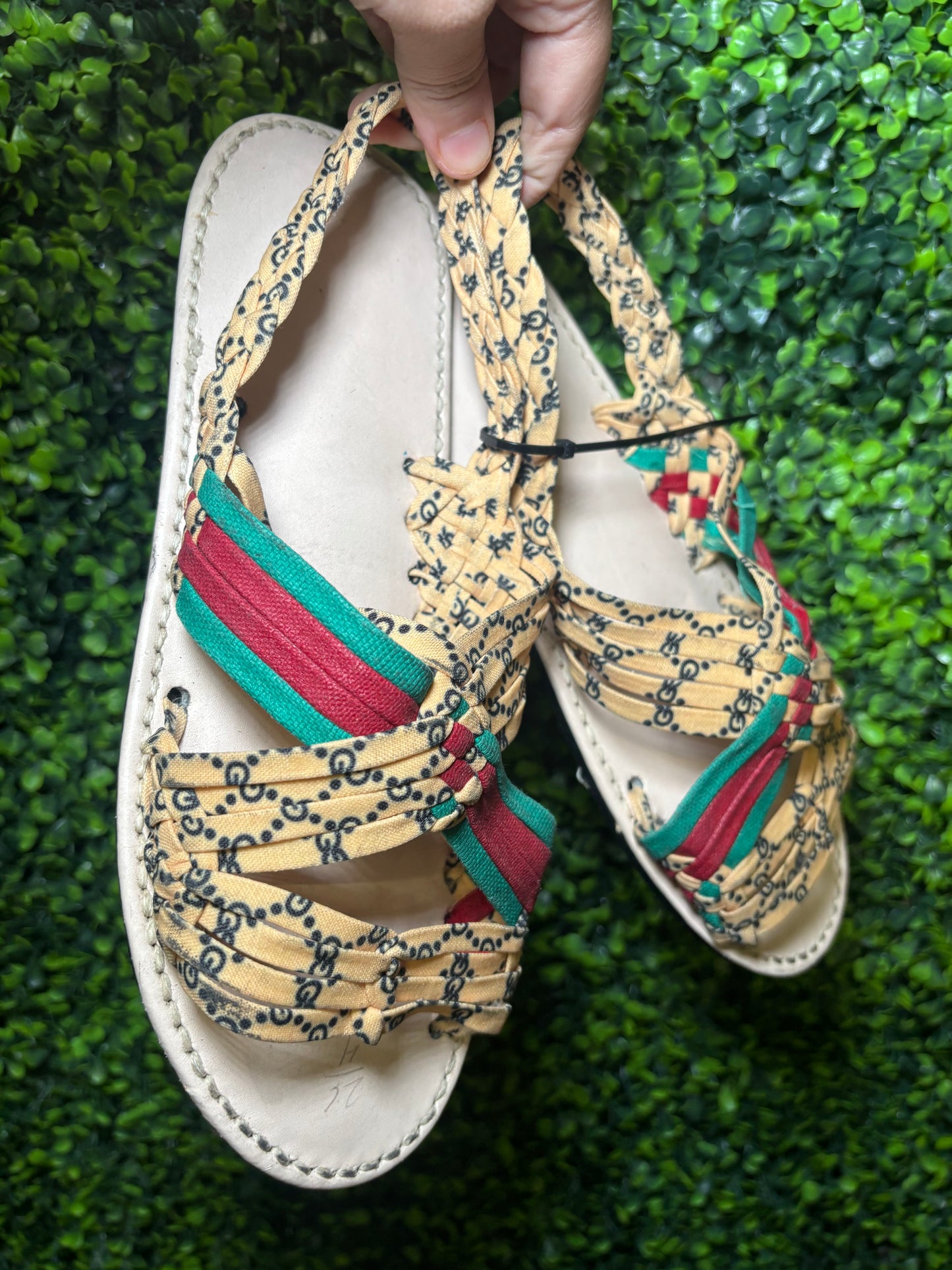 Huarache de Araña GG khaki planta blanca