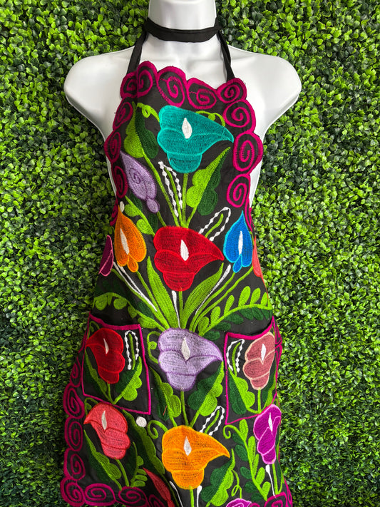 Mandil Artesanal Bordado Negro y Rosa
