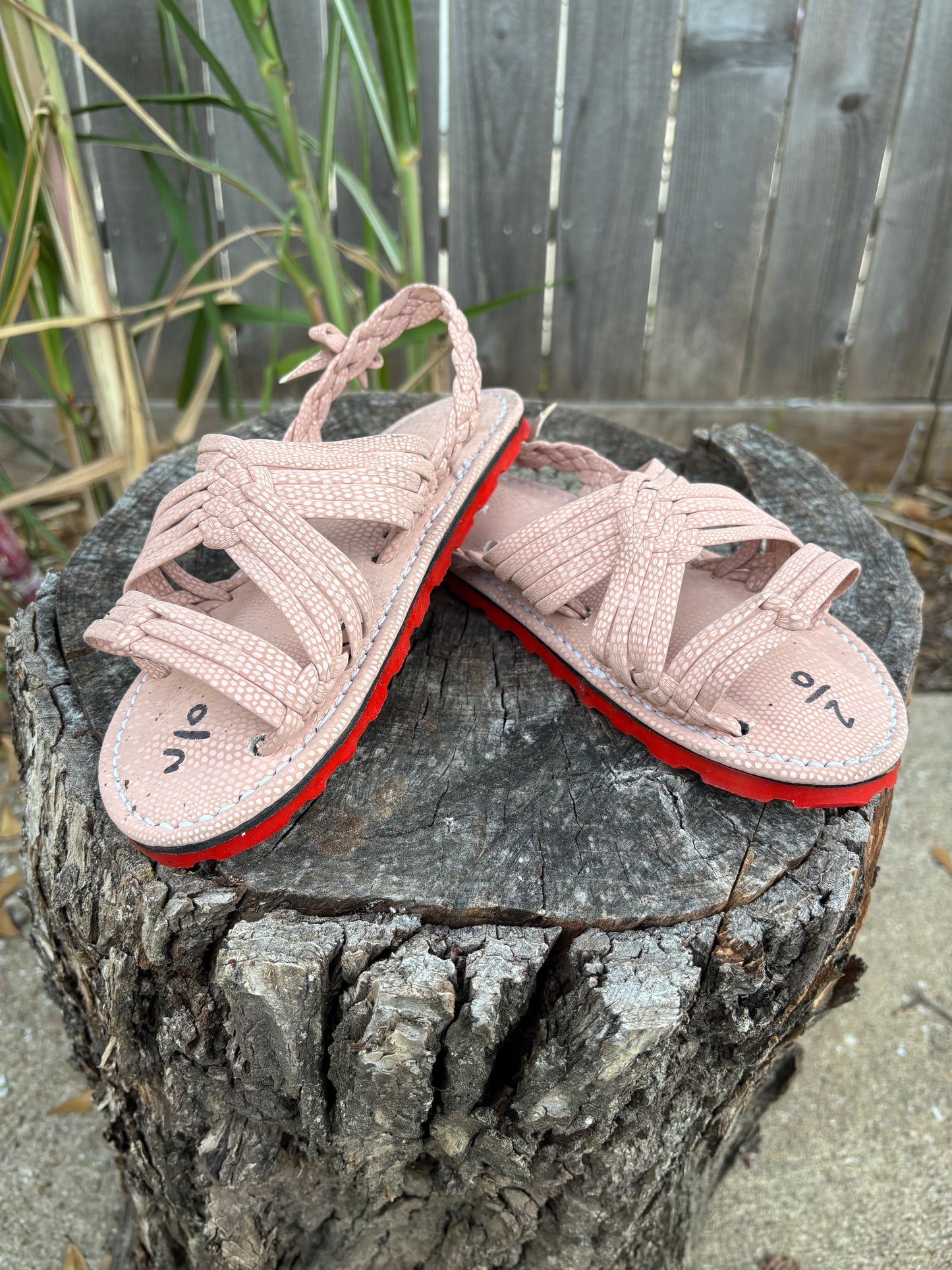 Huarache de Araña Rosa Suela Roja