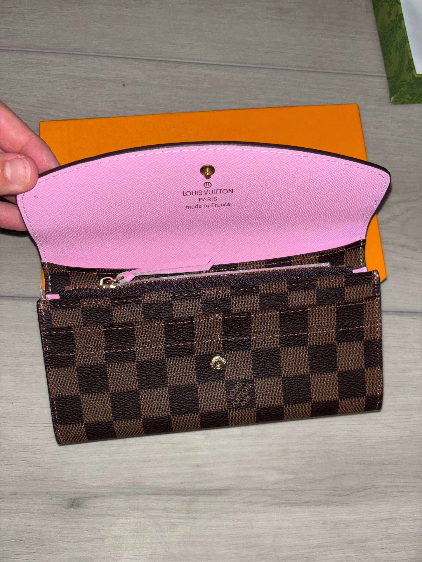 L V Women Wallet
