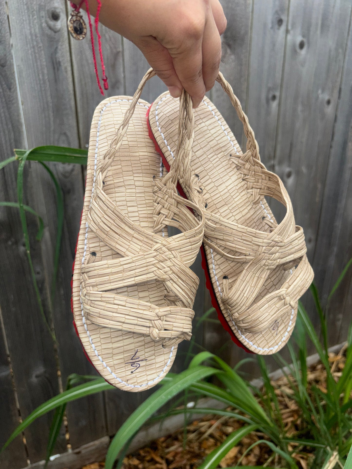 Huarache de Araña Suela Roja Natural