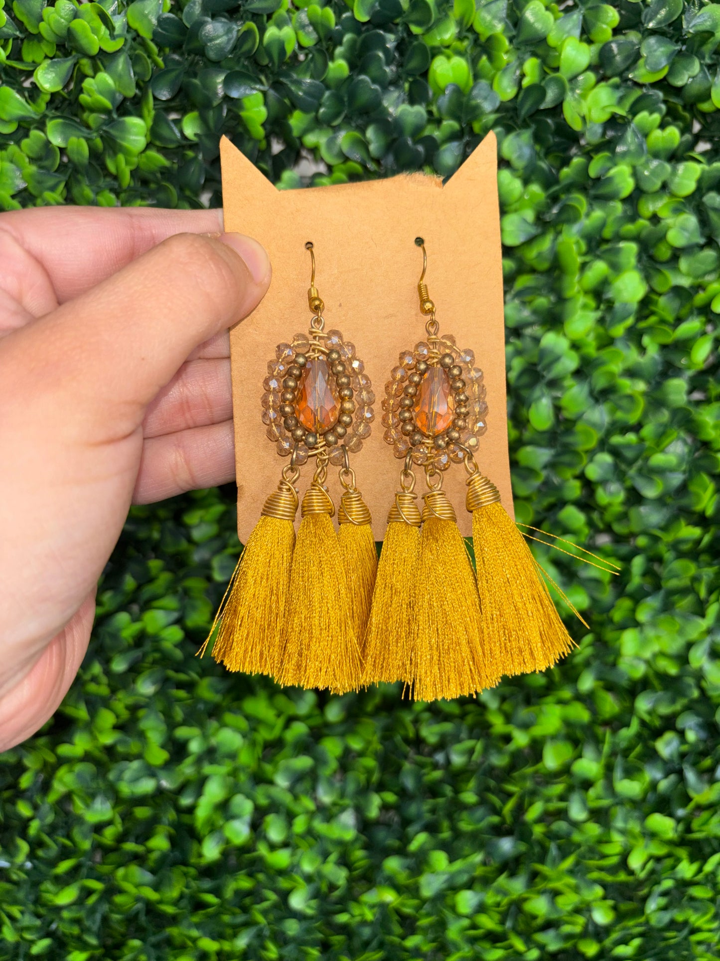 Aretes Chaquira y Cristales Mostaza