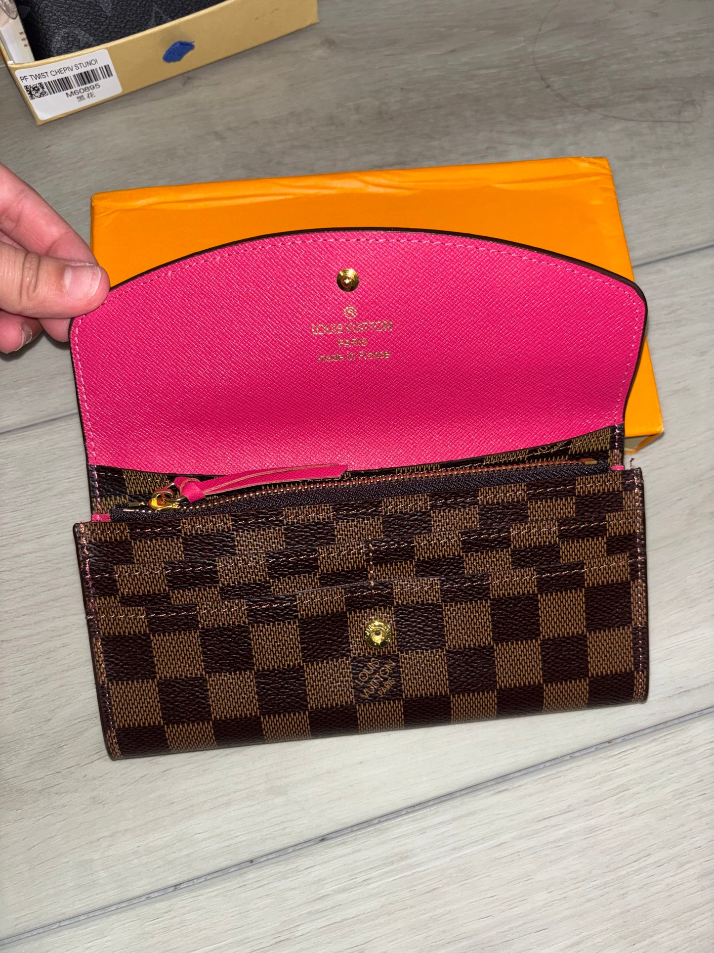 L V Women Wallet
