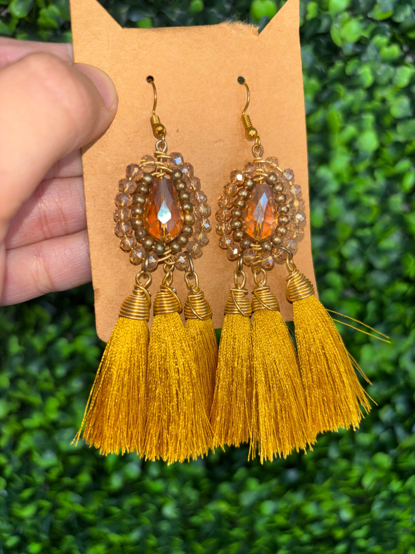 Aretes Chaquira y Cristales Mostaza