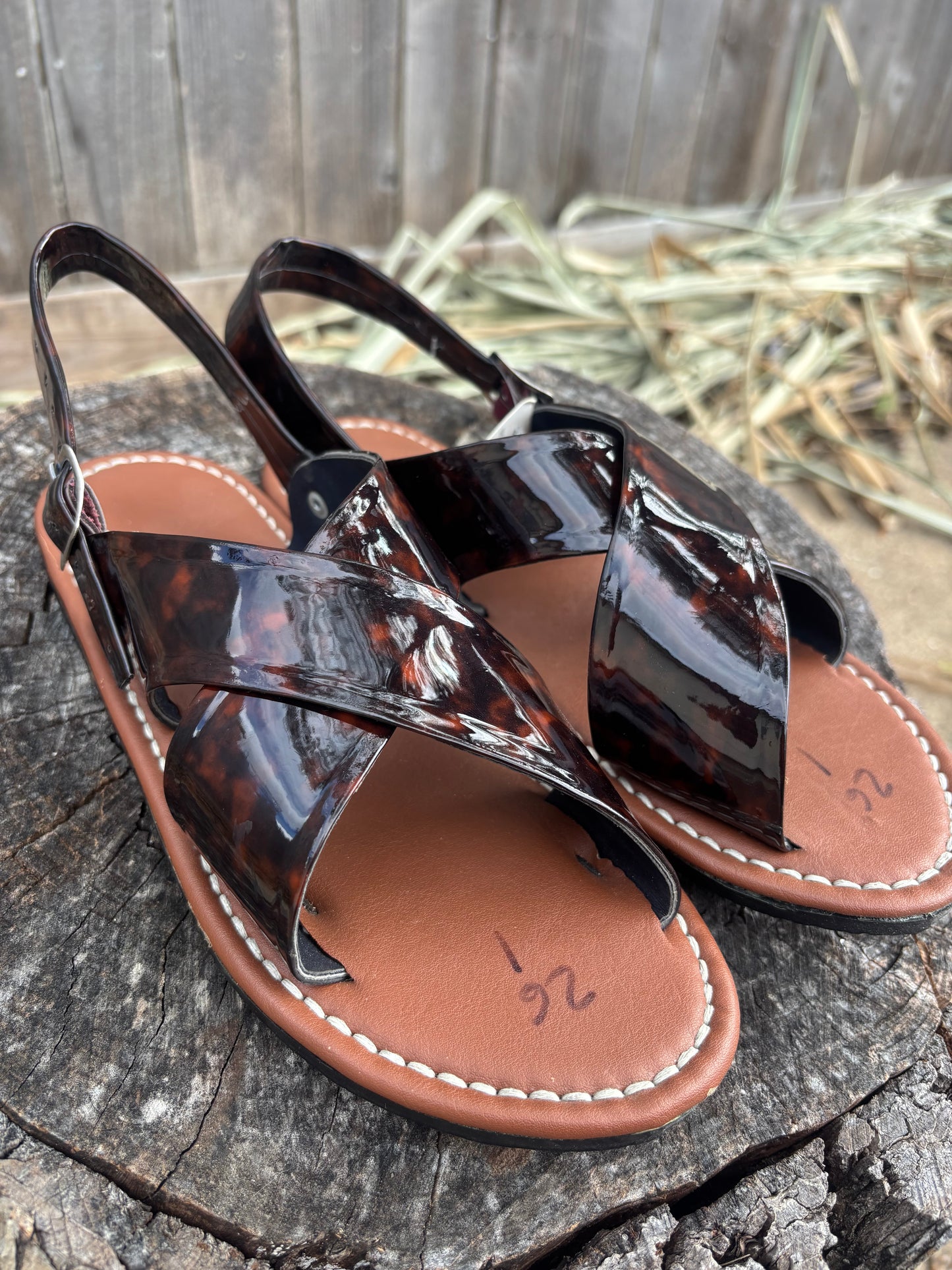 Huarache Cruzado Charol Cafe