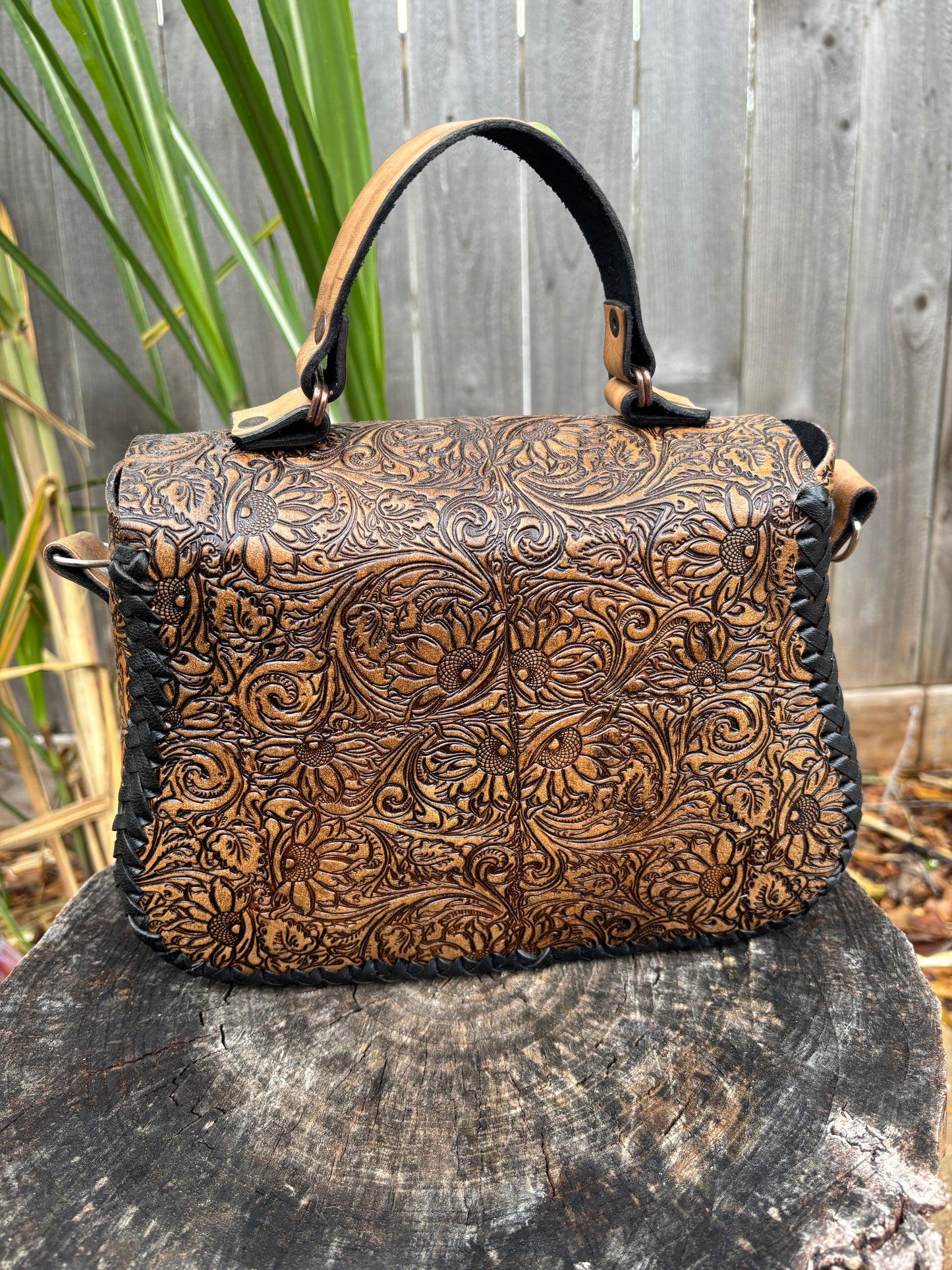 Bolsa Cincelada con Pelo de Res Khaki