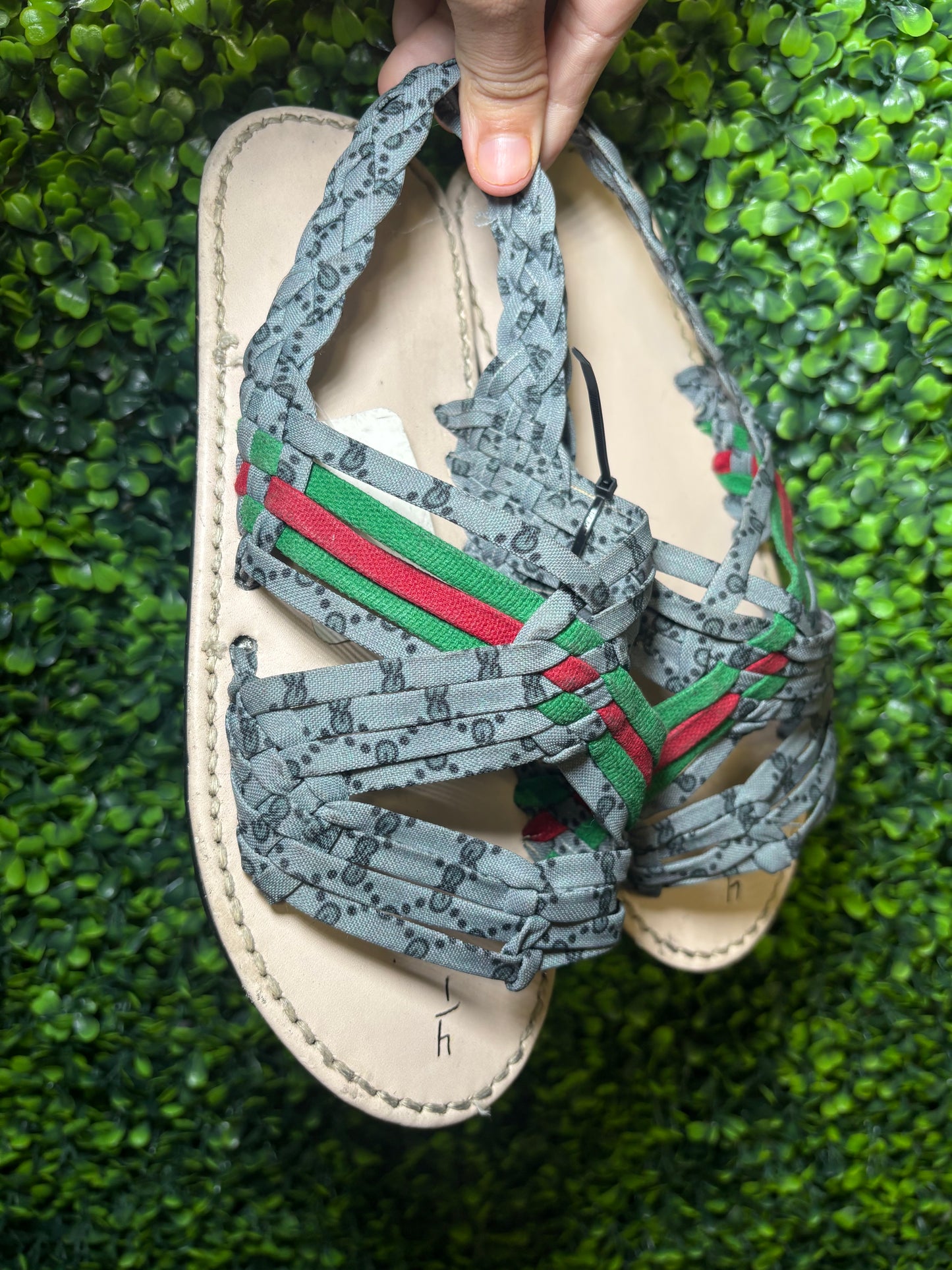 Huaraches de Araña GG Gris planta blanca