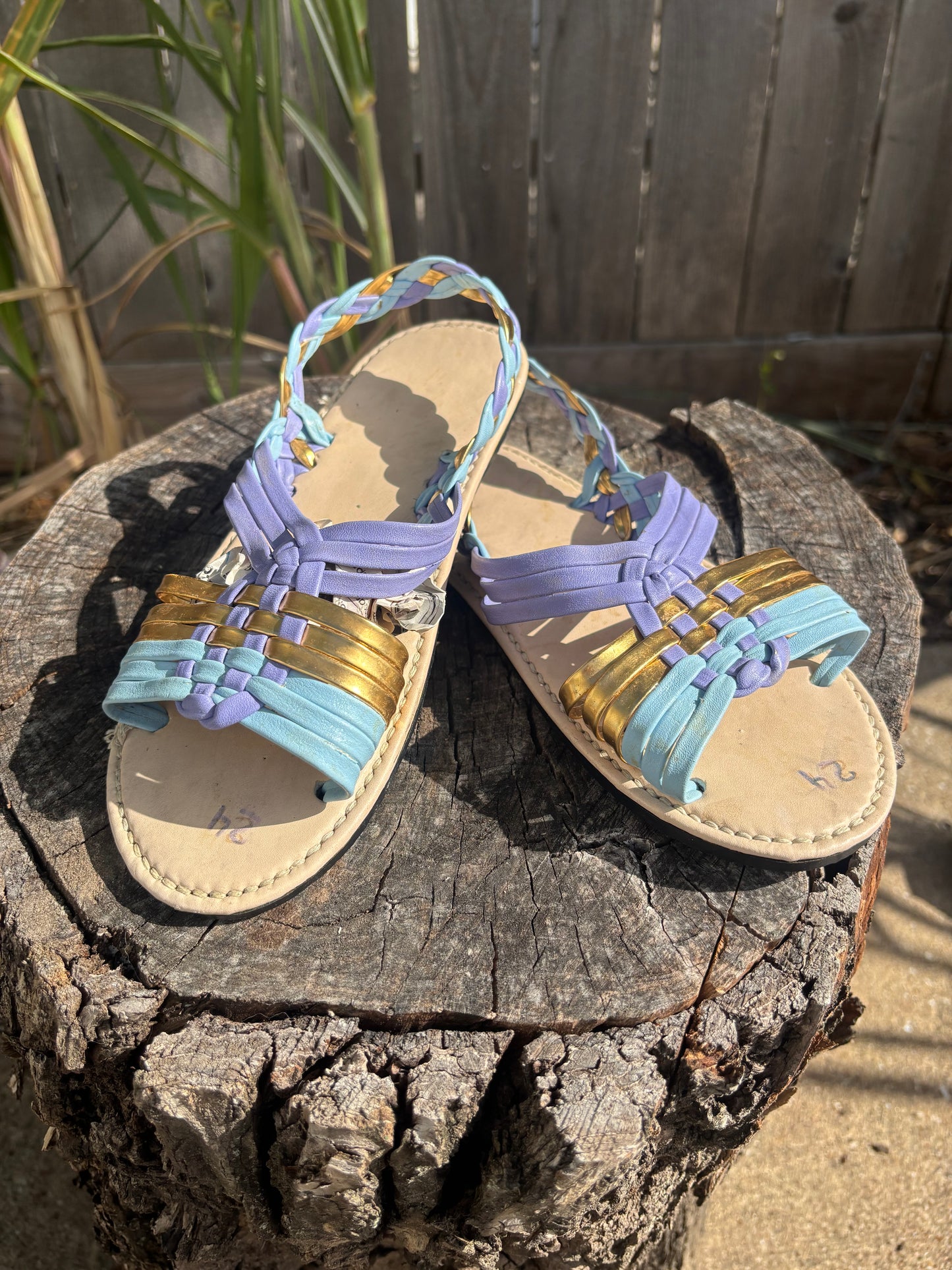 Huaraches de Araña Tricolor