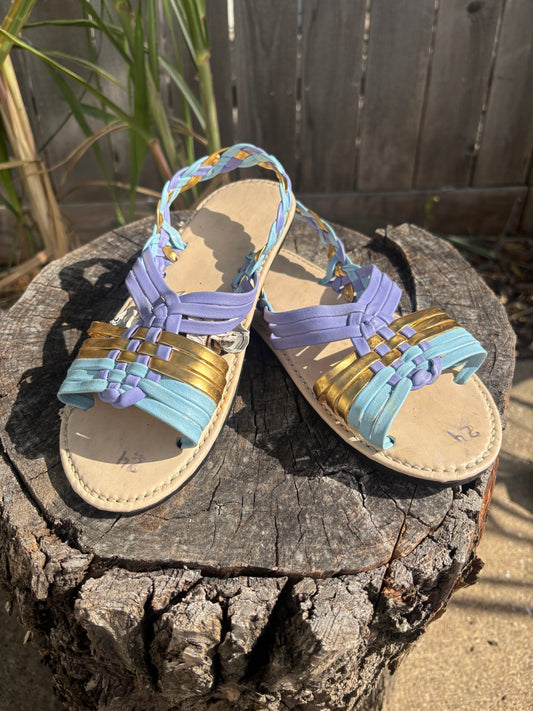 Huaraches de Araña Tricolor