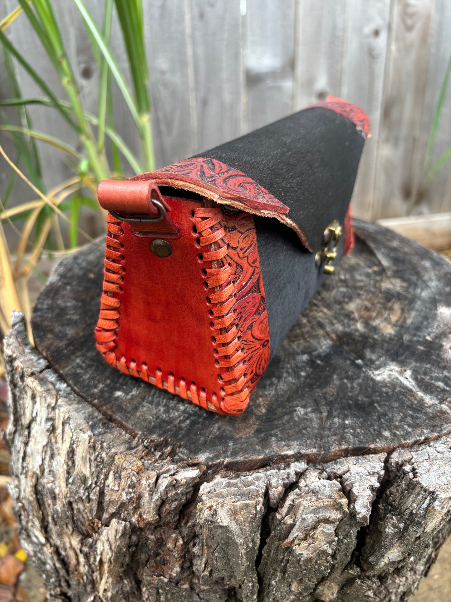 Bolsa Cincelada con Pelo de Res Negro