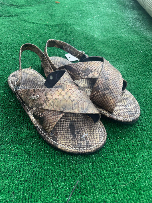 Huarache Cruzado Charol Serpiente