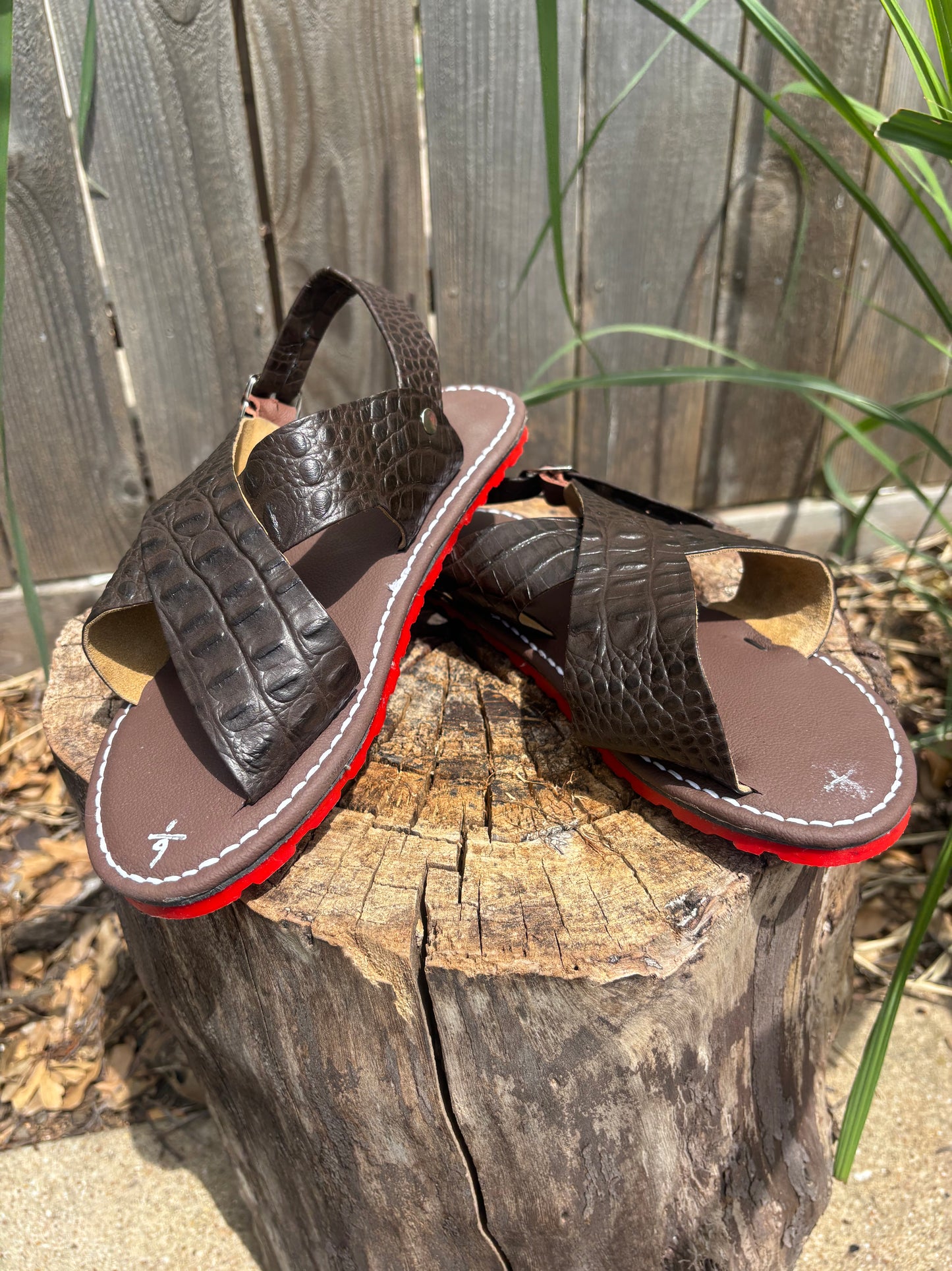 Huaraches Cruzados Mocha suela roja