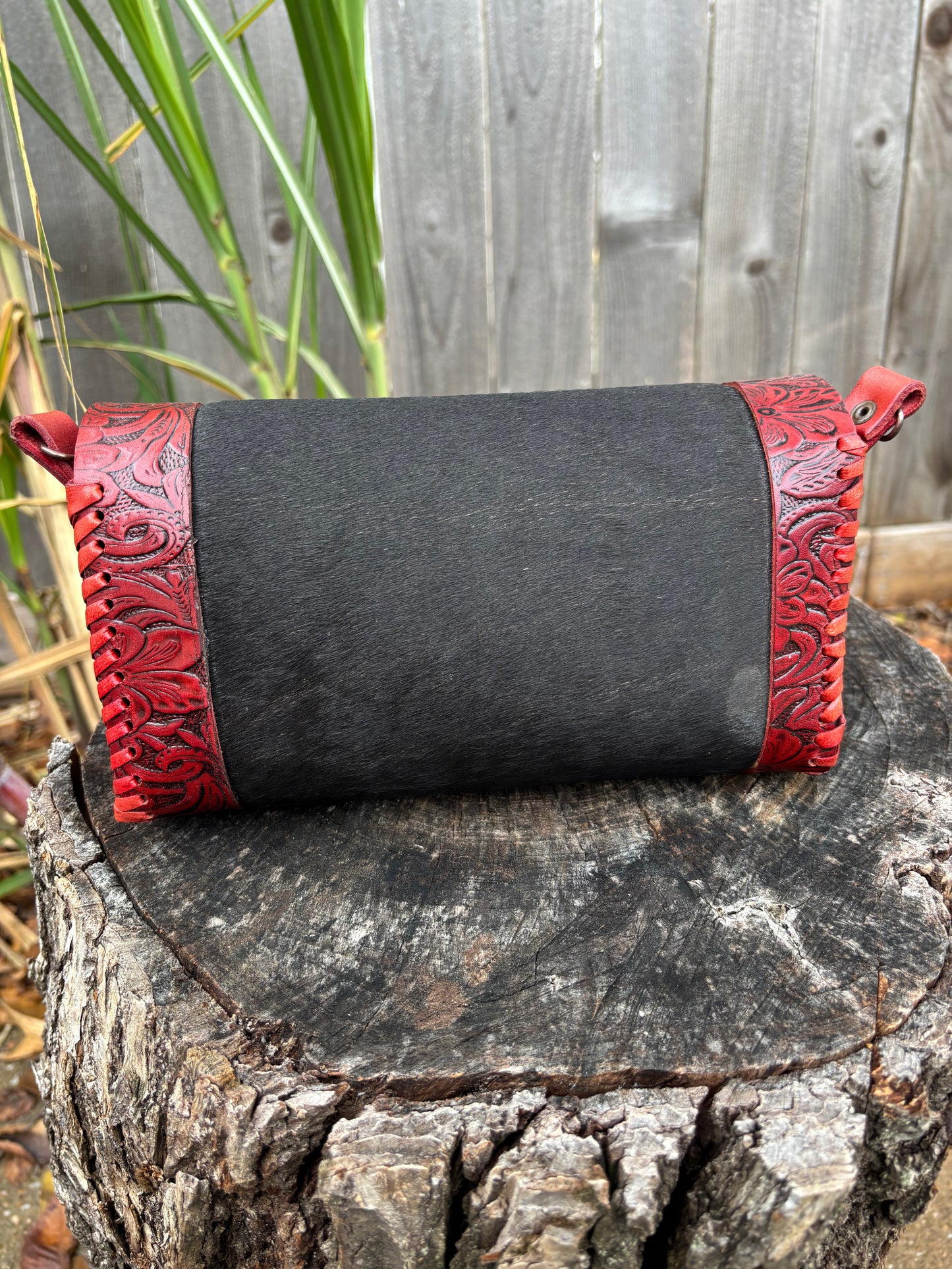 Bolsa Cincelada con Pelo de Res Negro