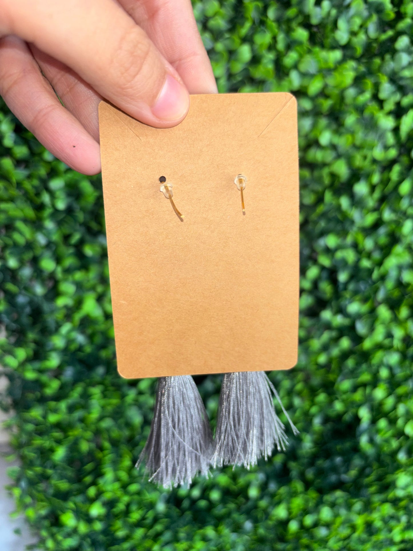 Aretes Chaquira con Crystales Gris